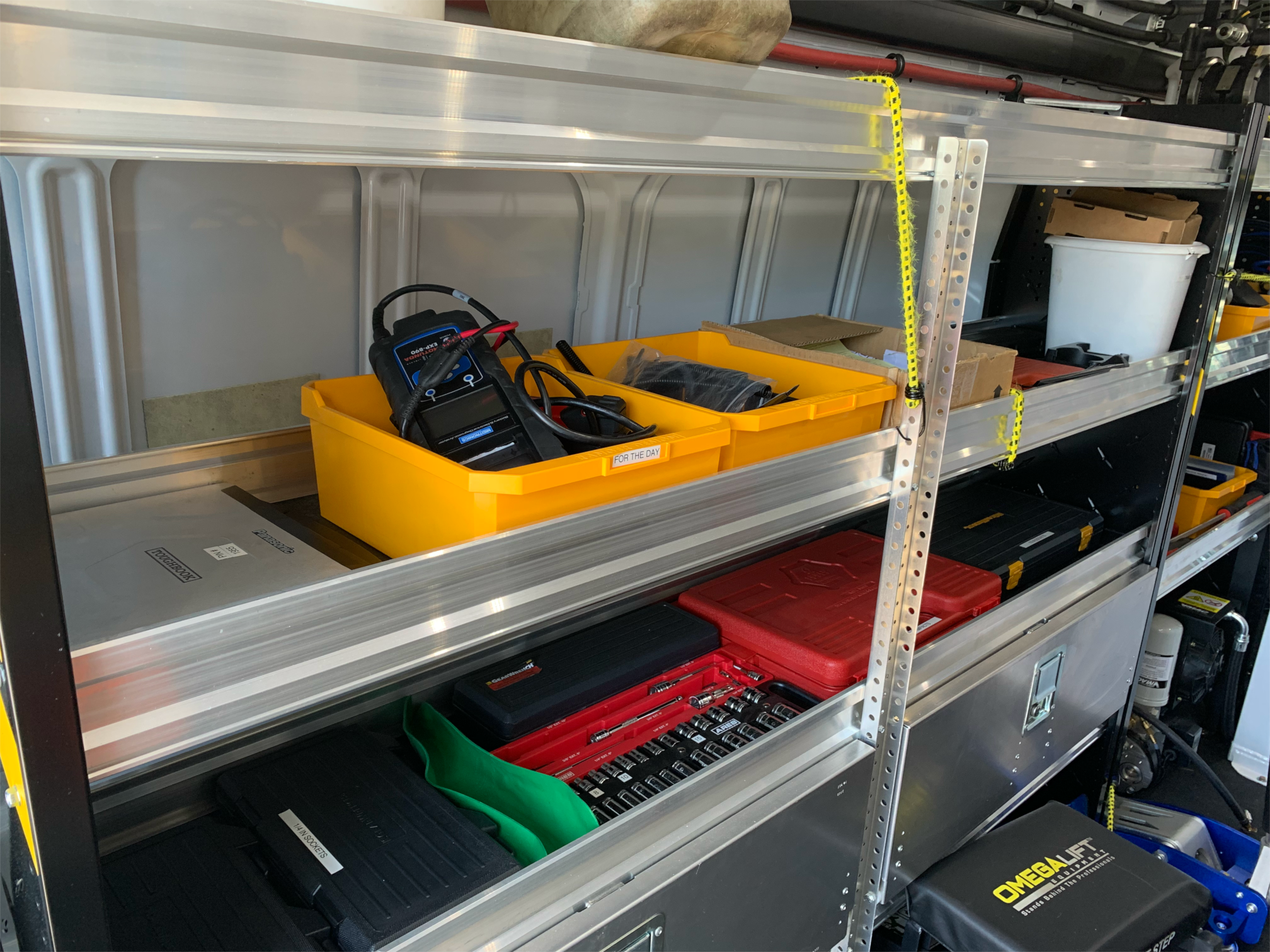 Mobile Unit Shelf Setup 1